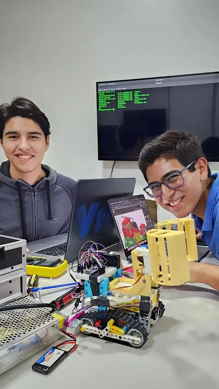 En este momento estás viendo Trabajar en tecnología: lanzan un portal para jóvenes que buscan su primer empleo en el sector